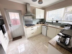 Kitchen- click for photo gallery